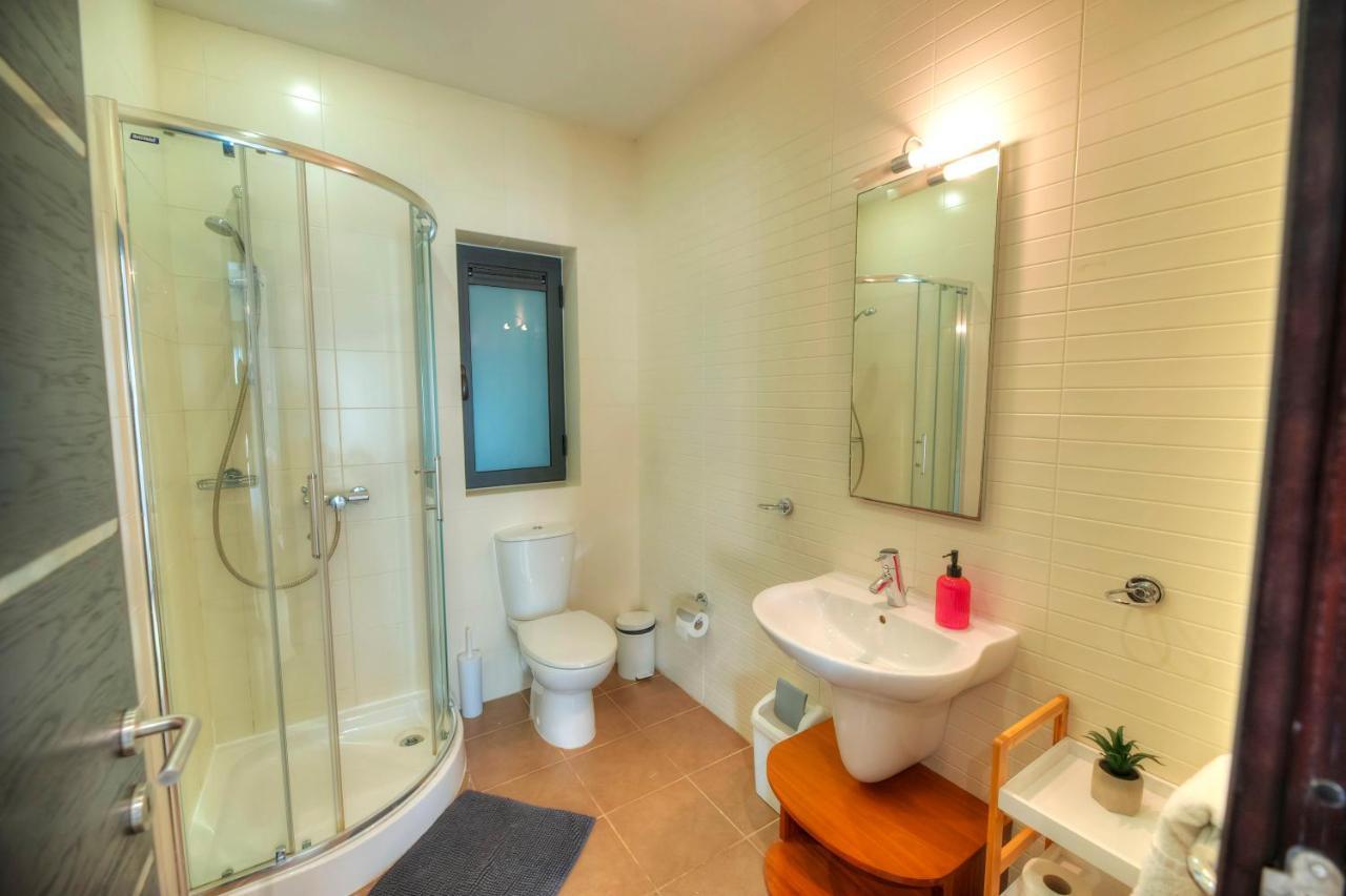 Spacious & Inviting 3 Bedroom Flat, Balcony Wpac1-1 * San Giuliano